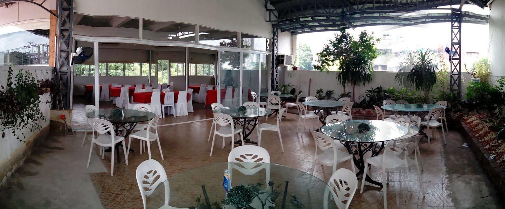 The Center Suites Cebú Exterior foto